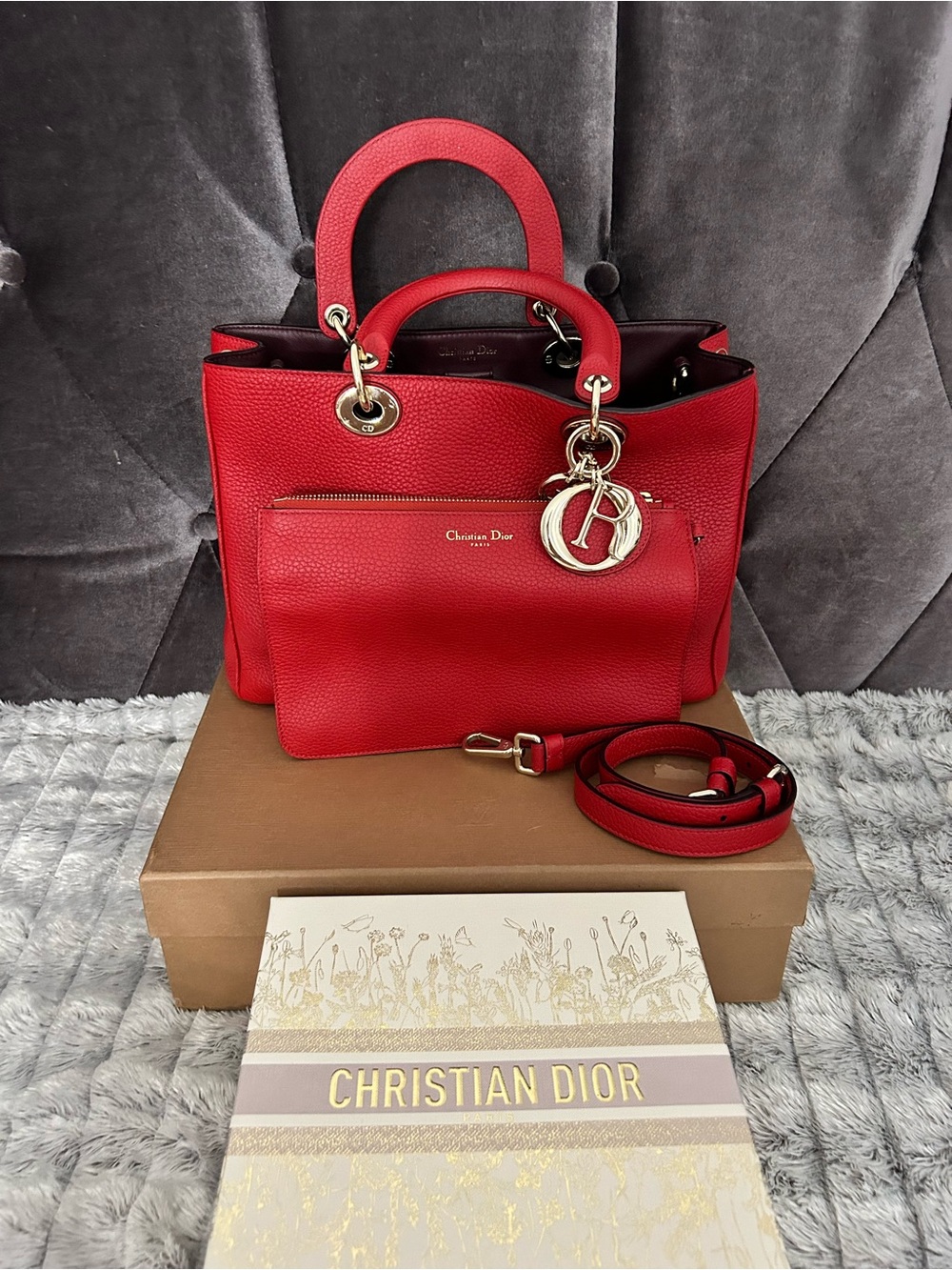 ❤️Dior Diorissimo Pebbled Leather light Gold Hardware and Detachable Pouch - Picture 5 of 9